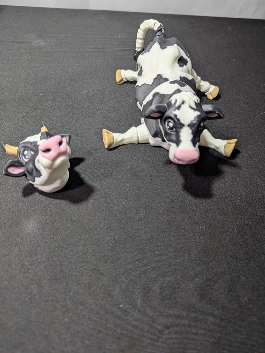 Articulated Cow 3D Printed Flexible Fidget Multi-Joint Swappable Head Farm Animal Toy Desk Pet