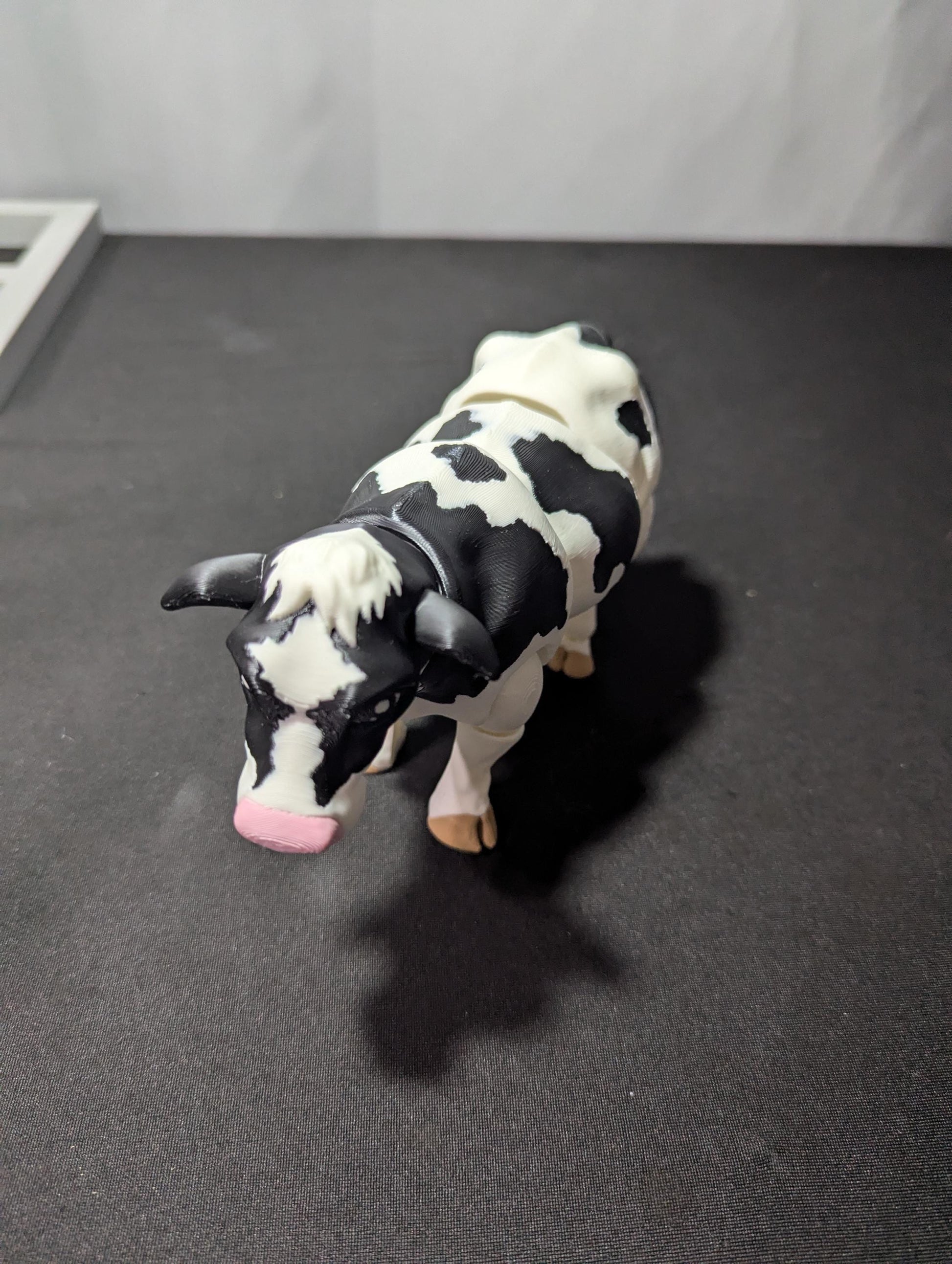 Articulated Cow 3D Printed Flexible Fidget Multi-Joint Swappable Head Farm Animal Toy Desk Pet