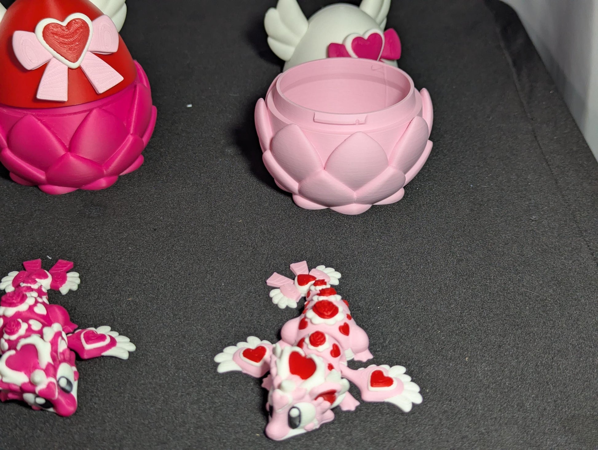 Heart Seeker Dragon 3D-Printed Valentine Egg Set Articulated Fantasy Creature Collectible Fidget Toy Decor