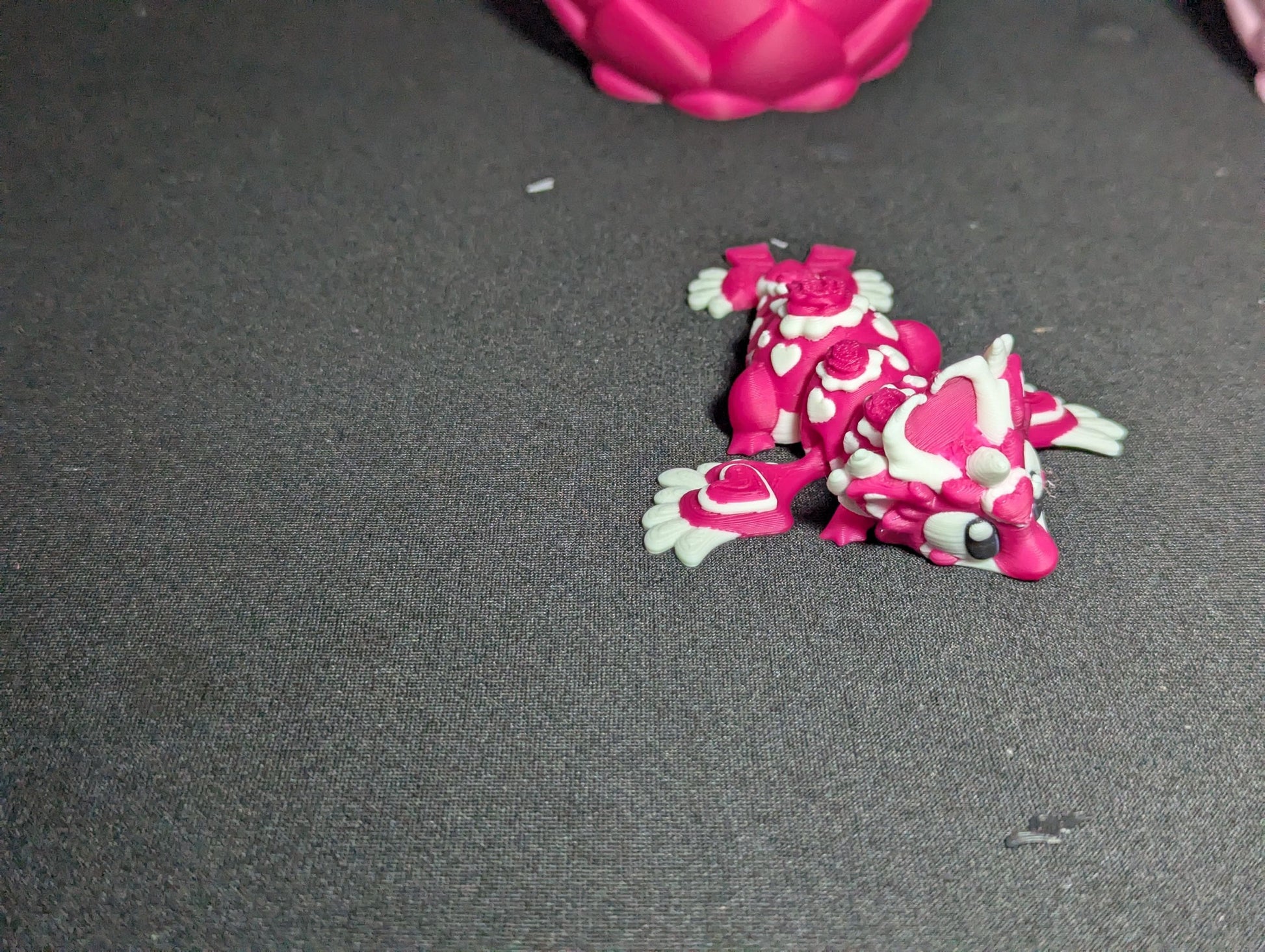 Heart Seeker Dragon 3D-Printed Valentine Egg Set Articulated Fantasy Creature Collectible Fidget Toy Decor