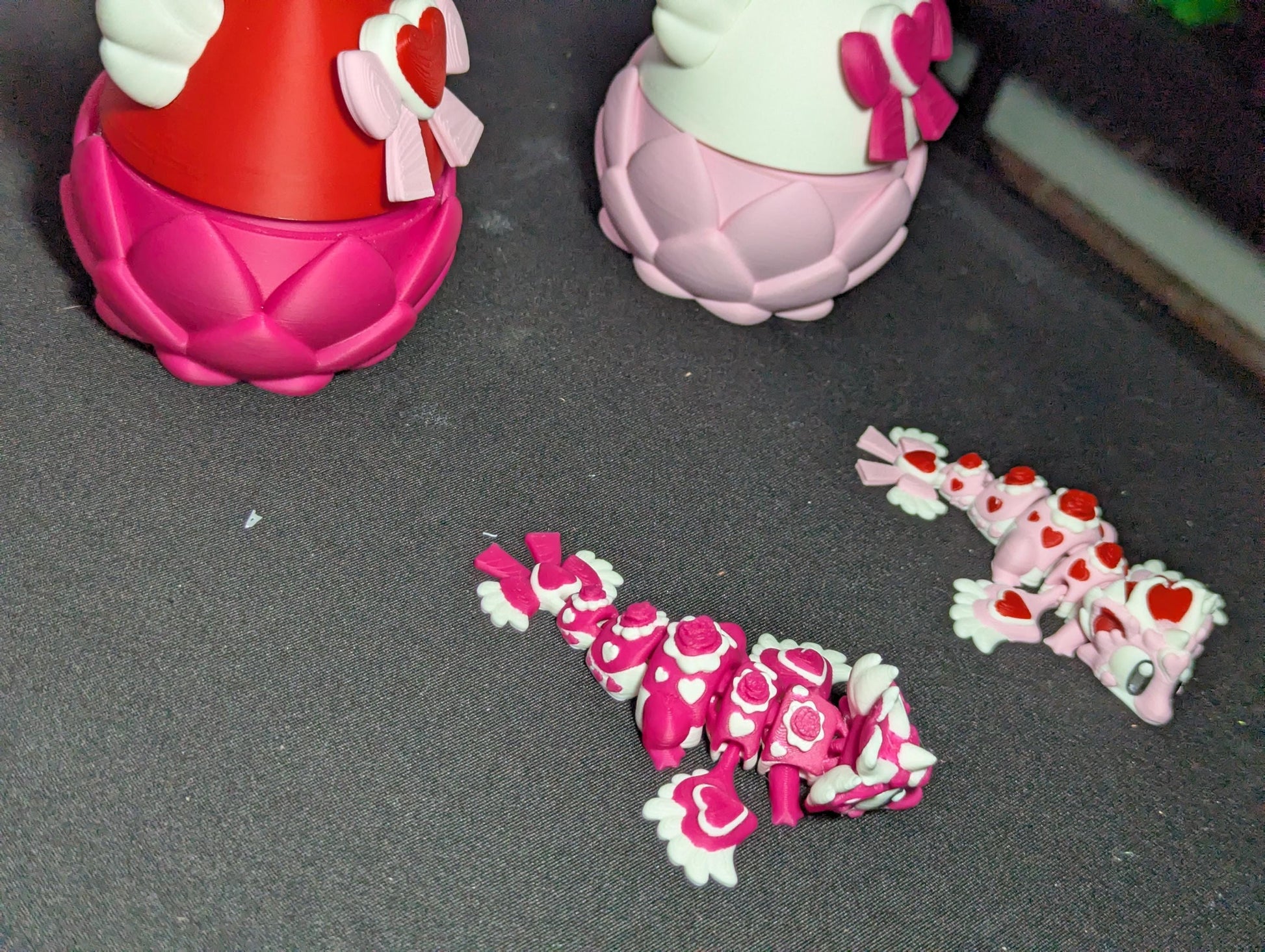 Heart Seeker Dragon 3D-Printed Valentine Egg Set Articulated Fantasy Creature Collectible Fidget Toy Decor