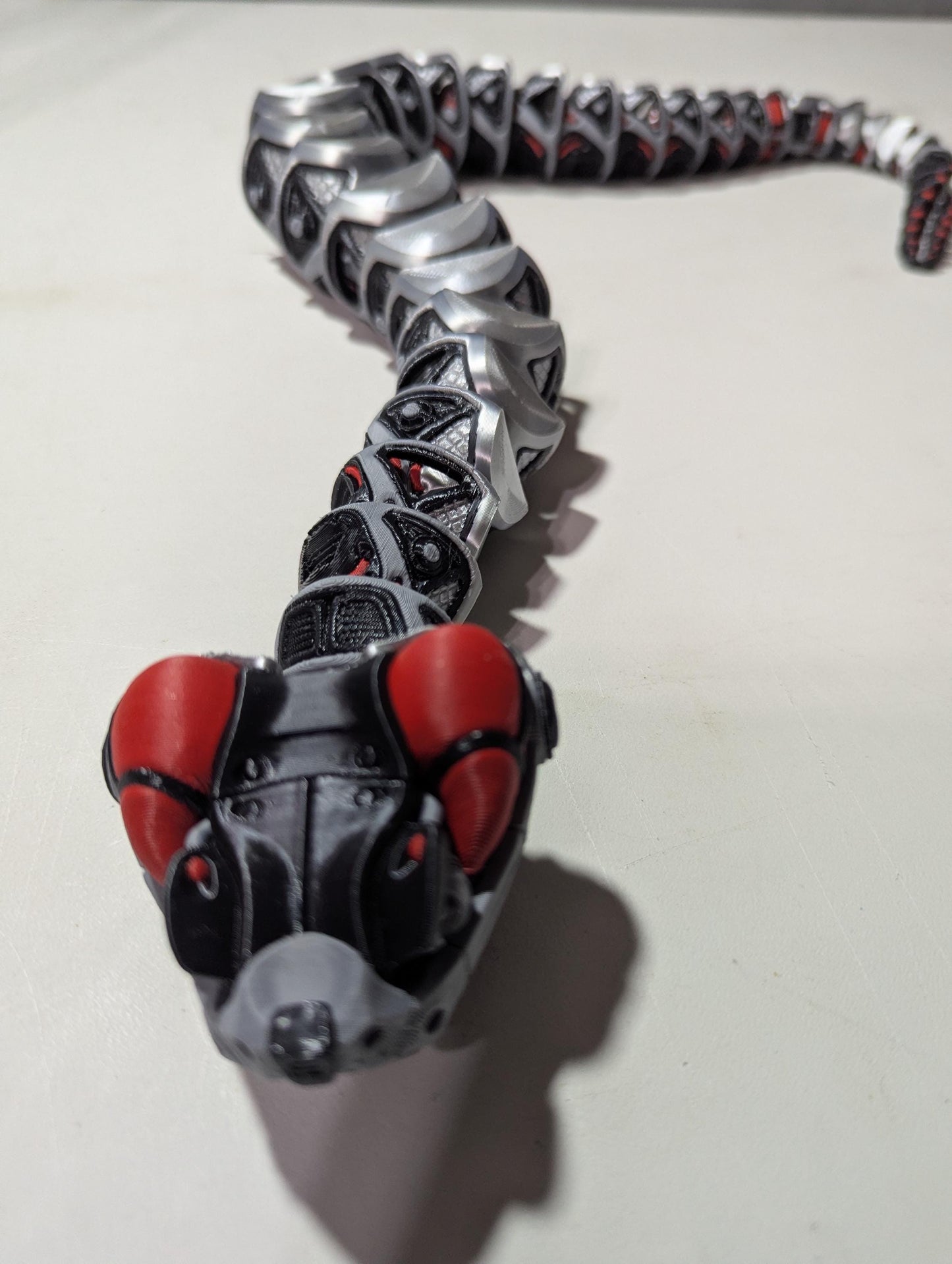 Robotic Articulated Snake – Flexible 3D Printed Fidget Toy – Realistic Poseable Serpent – Desk Toy Gift for Reptile Lovers