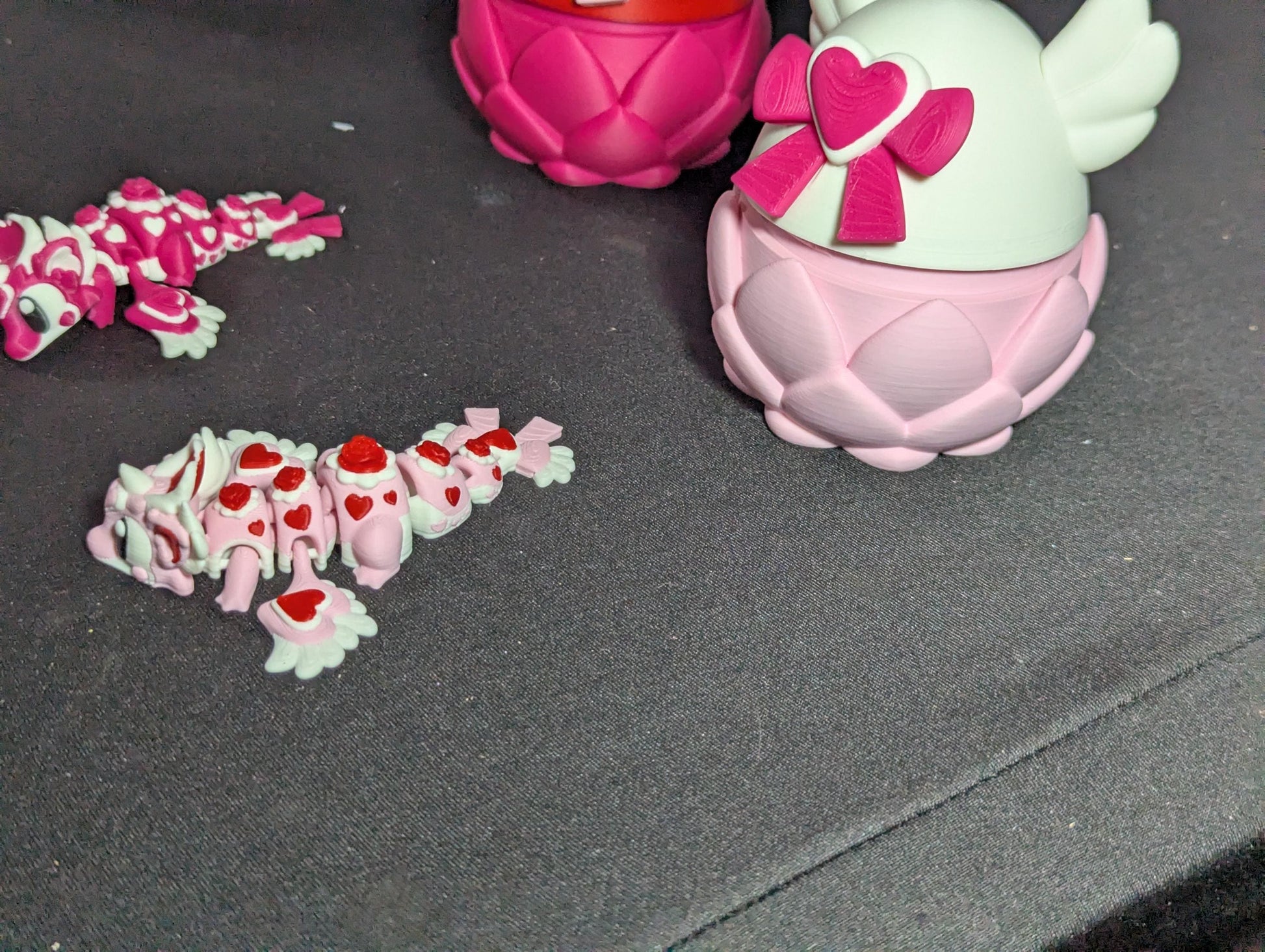 Heart Seeker Dragon 3D-Printed Valentine Egg Set Articulated Fantasy Creature Collectible Fidget Toy Decor