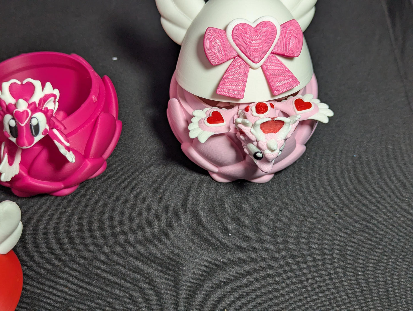 Heart Seeker Dragon 3D-Printed Valentine Egg Set Articulated Fantasy Creature Collectible Fidget Toy Decor