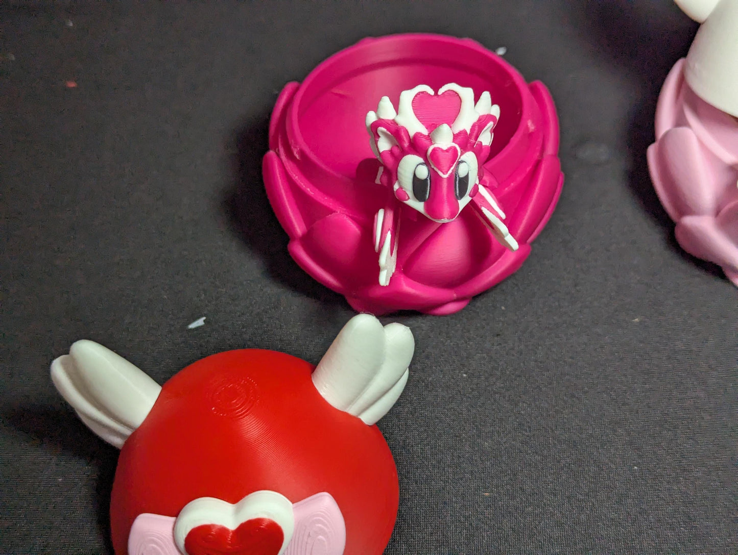 Heart Seeker Dragon 3D-Printed Valentine Egg Set Articulated Fantasy Creature Collectible Fidget Toy Decor