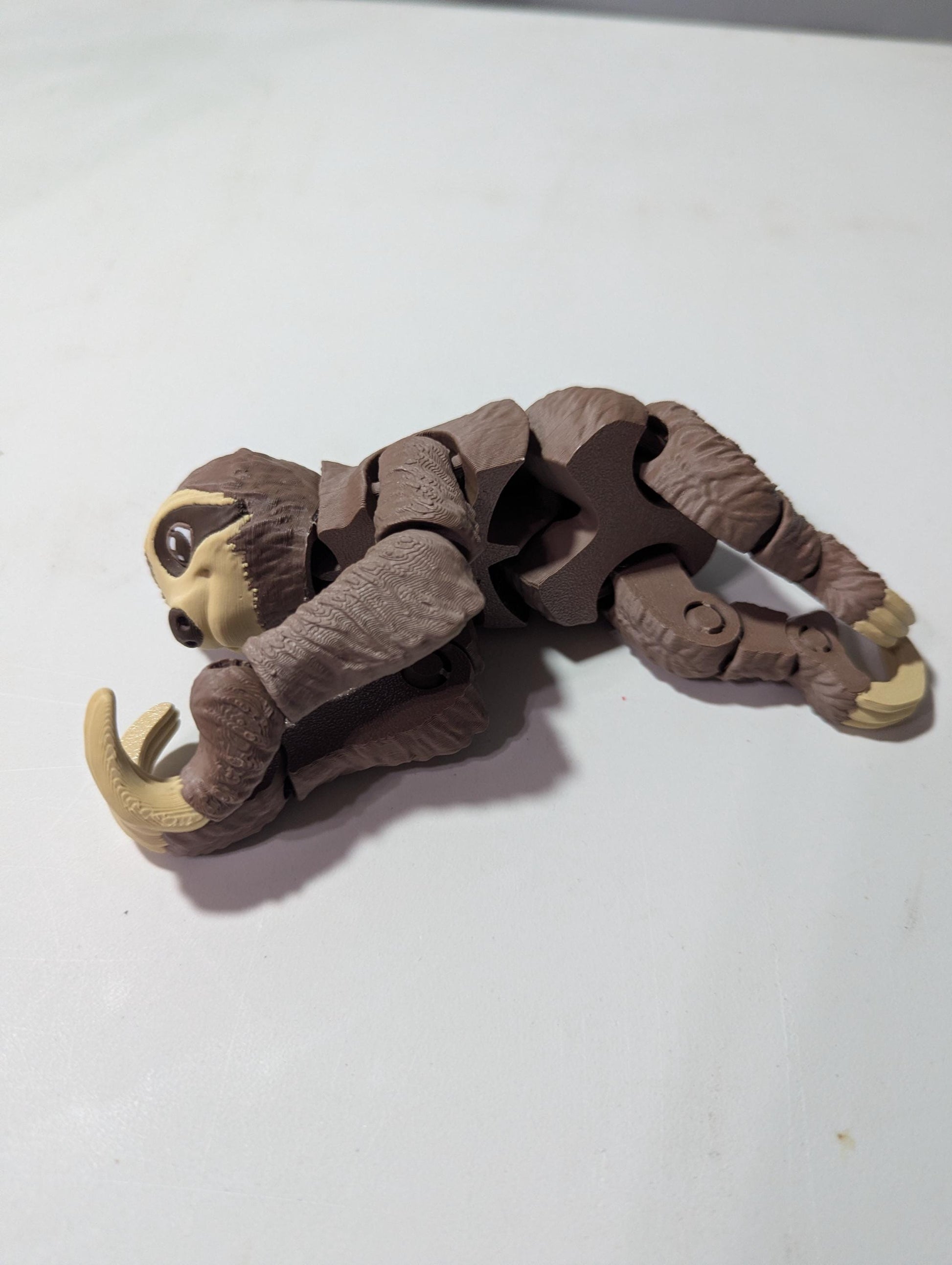 Articulated Sloth Figurine – Flexible 3D Printed Sloth Fidget Toy & Desk Collectible