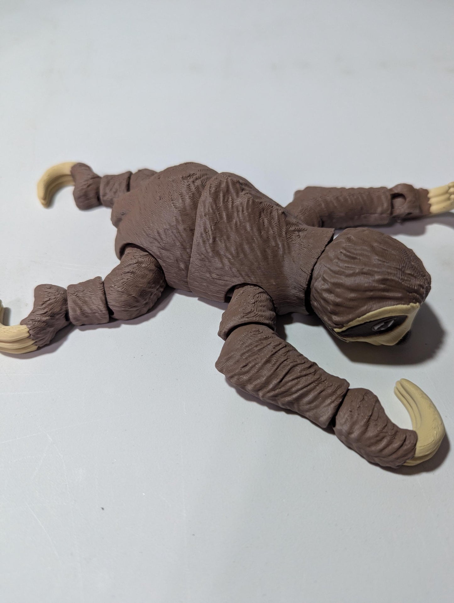Articulated Sloth Figurine – Flexible 3D Printed Sloth Fidget Toy & Desk Collectible
