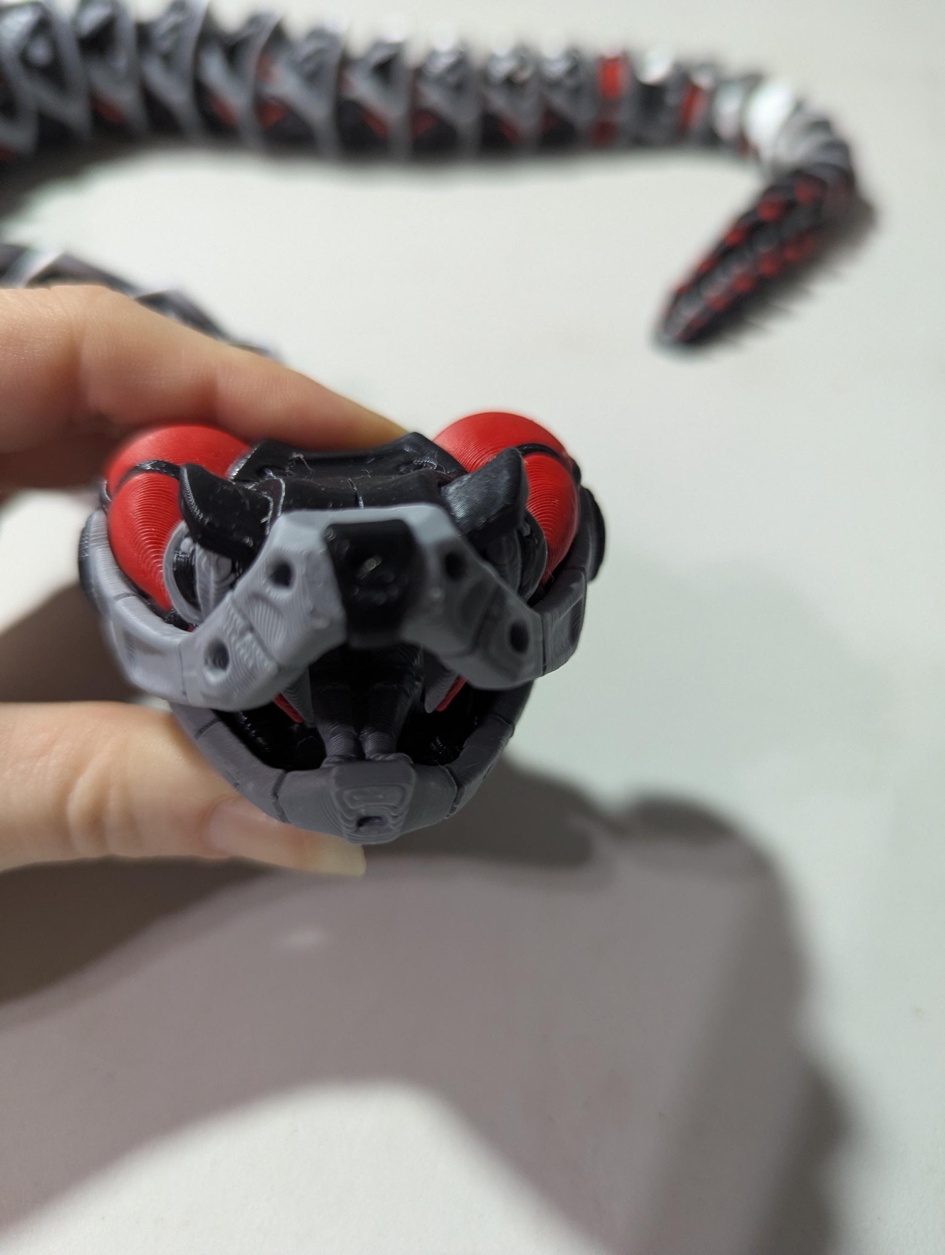 Robotic Articulated Snake – Flexible 3D Printed Fidget Toy – Realistic Poseable Serpent – Desk Toy Gift for Reptile Lovers