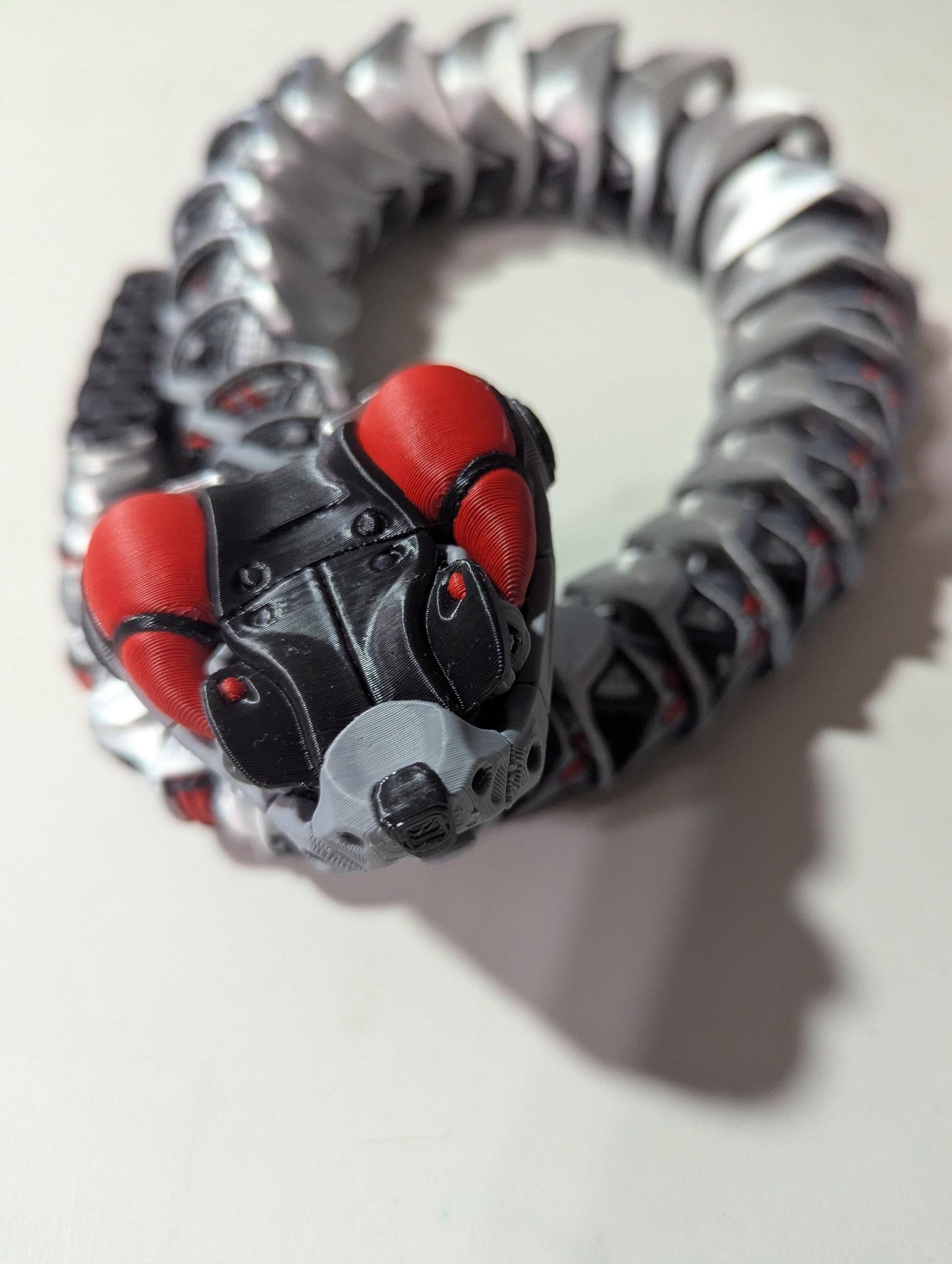 Robotic Articulated Snake – Flexible 3D Printed Fidget Toy – Realistic Poseable Serpent – Desk Toy Gift for Reptile Lovers