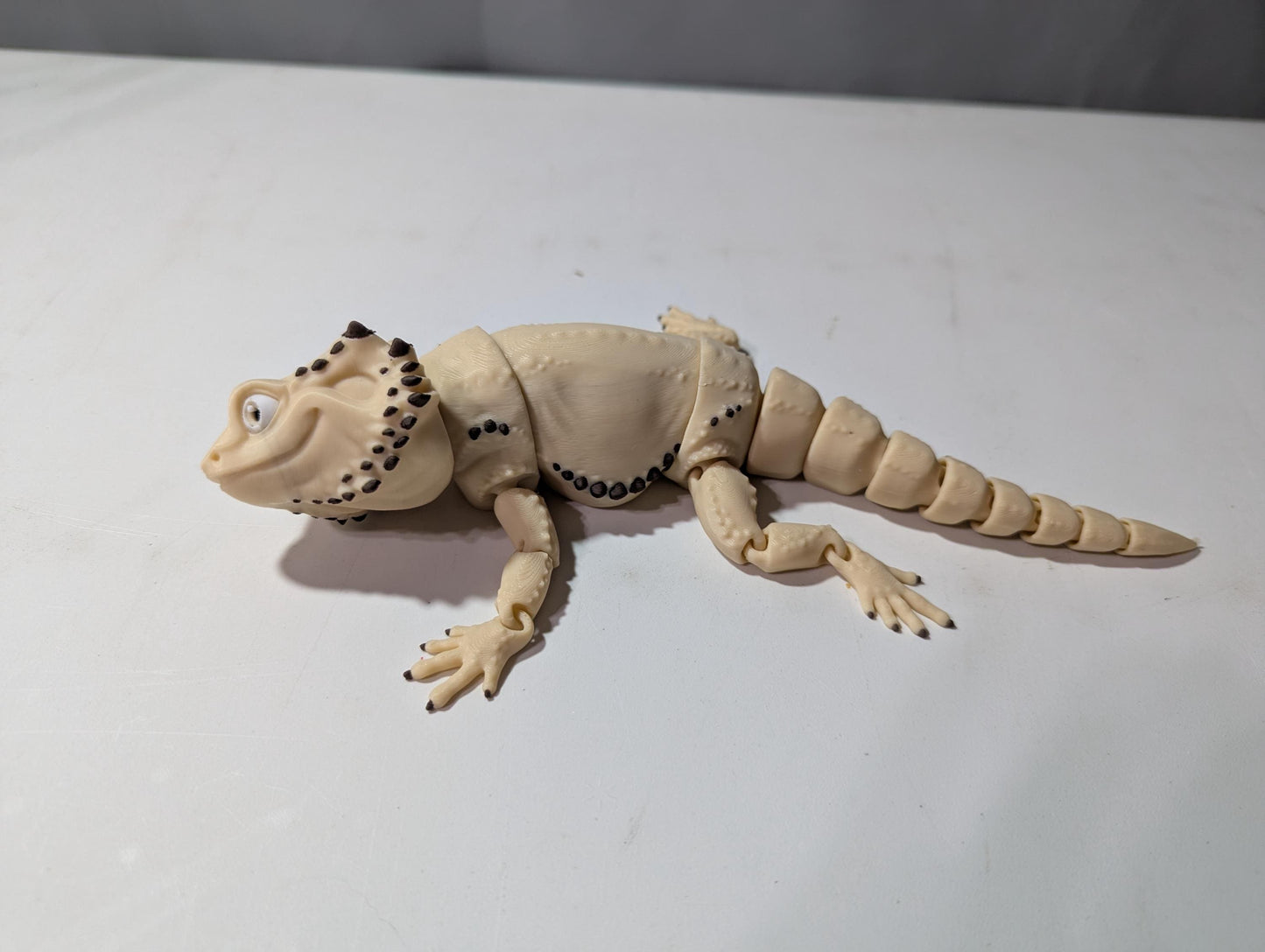 Articulated Bearded Dragon – Flexible 3D Printed Lizard – Poseable Reptile Fidget Toy – Realistic Desk Companion Gift