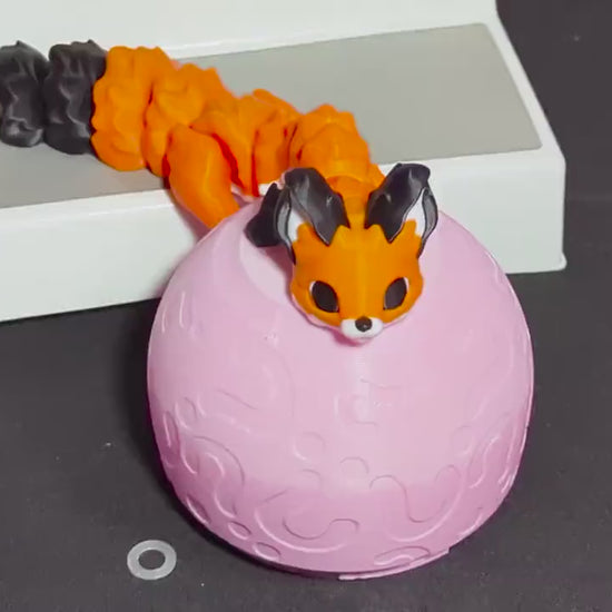 3D Printed Articulated Fox – Orange Black White Flexible Fidget Toy – Cute Fantasy Animal Desk Pet – Unique Gift for Fox Lovers & Collectors