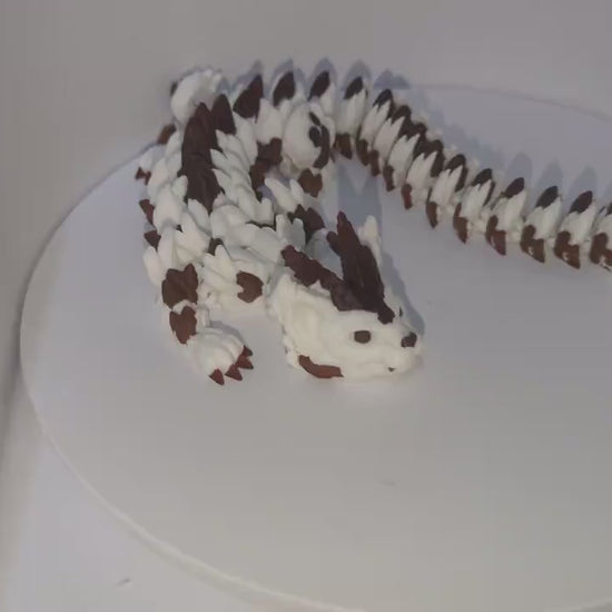 Articulating Cat Dragon 3D Printed Flexible Fantasy Creature Fidget Toy, Desk Buddy, Custom Feline dragon Egg design. Custom Cat Fidget