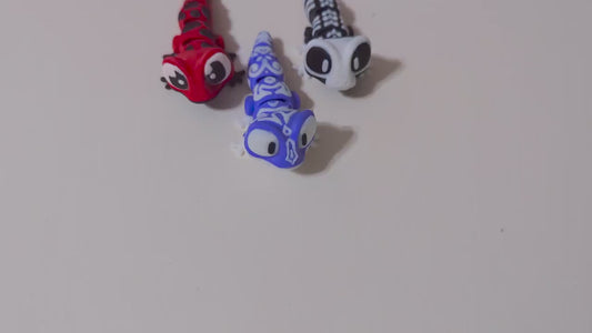 Articulated Gecko with spinning head Spooky Bones, Tribal Swirls & Spots