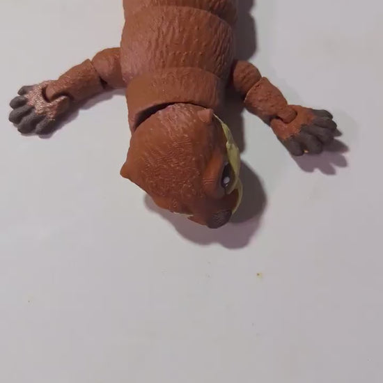 Articulated River Otter Figurine – Flexible 3D Printed Otter Fidget Toy & Desk Collectible