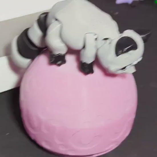 3D Printed Articulated Raccoon – Gray Black Flexible Fidget Toy – Cute Animal Figurine – Unique Gift for Raccoon Lovers – Desk Pet or Decor