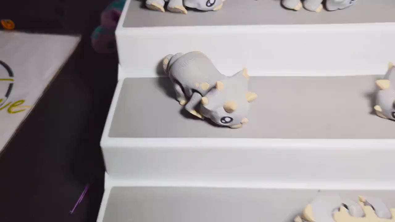 Mini Articulated Triceratops – Gray Dino Fidget Toy – Cute 3D Printed Dinosaur Desk Pet